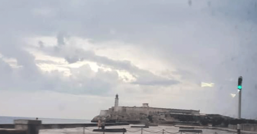 Nube con forma de Cuba en el cielo de La Habana «Un símbolo de esperanza»