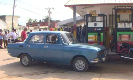 Cuba inicia ventas en dólares en casi 30 gasolineras a partir del 1 de febrero